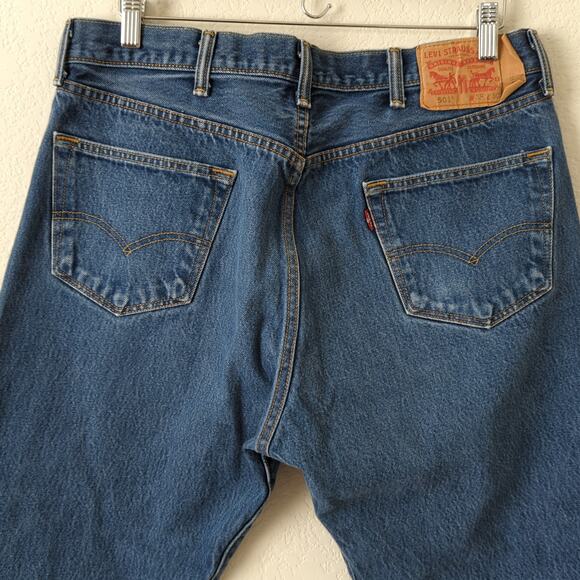 Levi's Men's 501 Jeans 38x28 100% Cotton Button Fly Denim Straight Leg - Picture 5 of 6